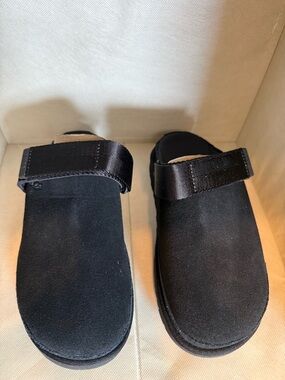 UGG Goldenstar Clog Black Suede Women's Comfort Slippers Size 6